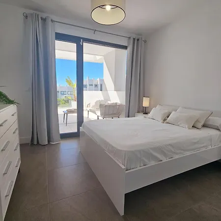 South Paradise Sea View شقة